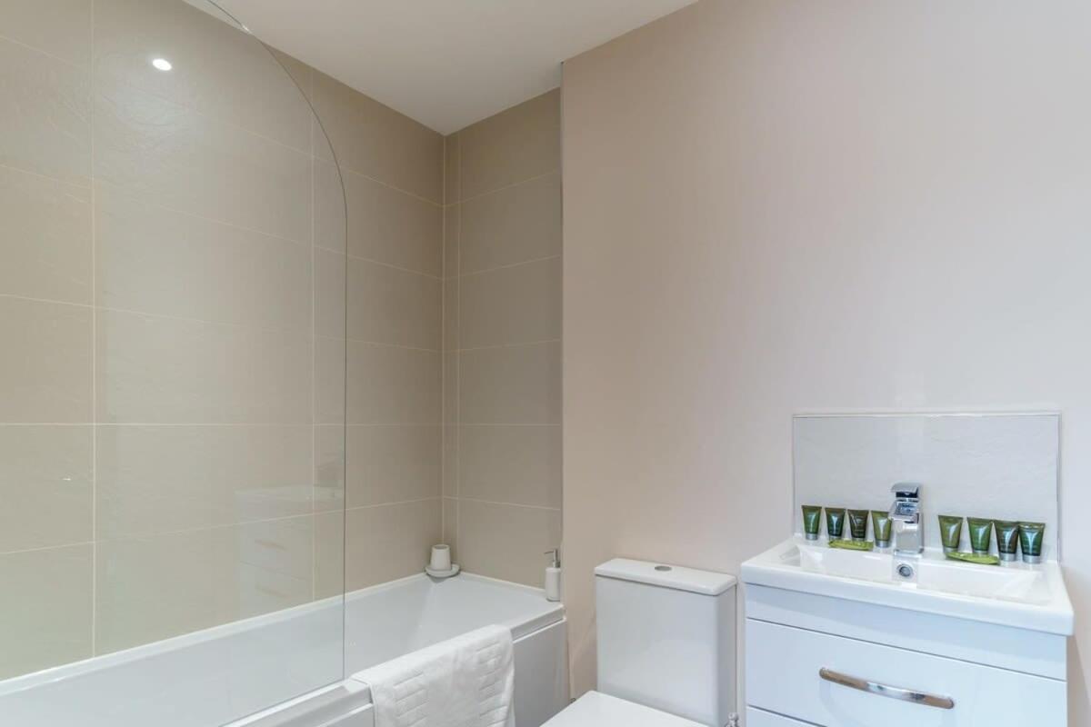Fantastic 1 Bed Flat Manchester - Sleeps 3 Exterior photo